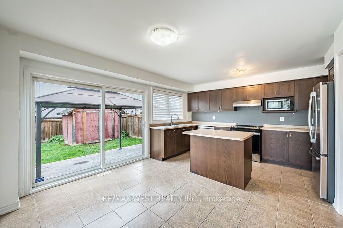 100 Swenson Street Property Photo 13