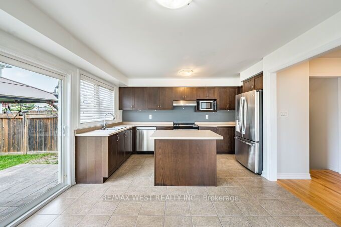 100 Swenson Street Property Photo 14