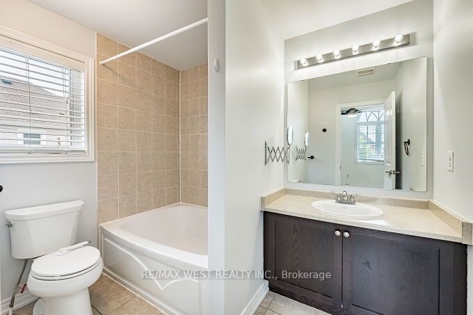 100 Swenson Street Property Photo 18
