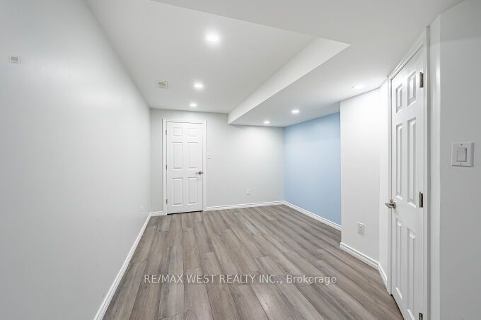 100 Swenson Street Property Photo 27