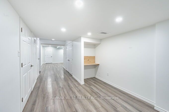 100 Swenson Street Property Photo 30