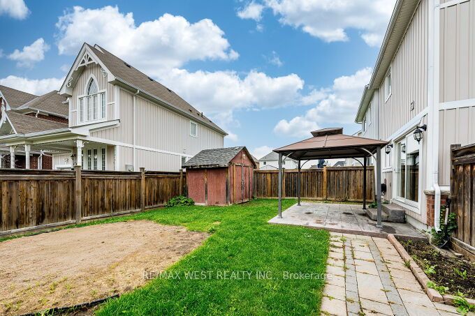 100 Swenson Street Property Photo 31