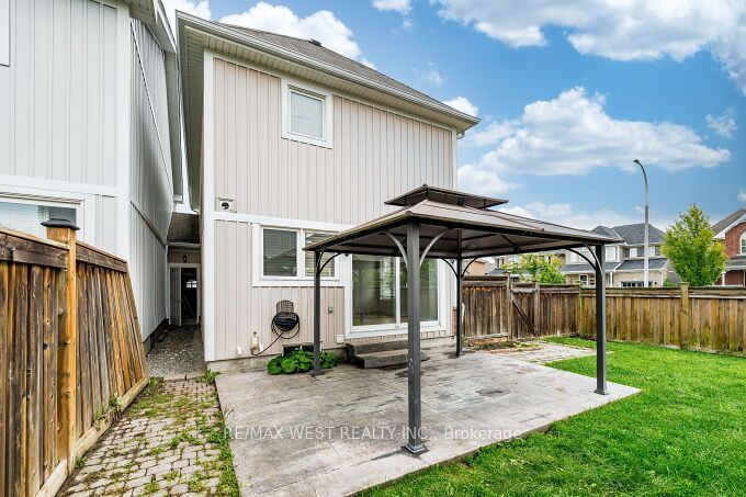 100 Swenson Street Property Photo 32