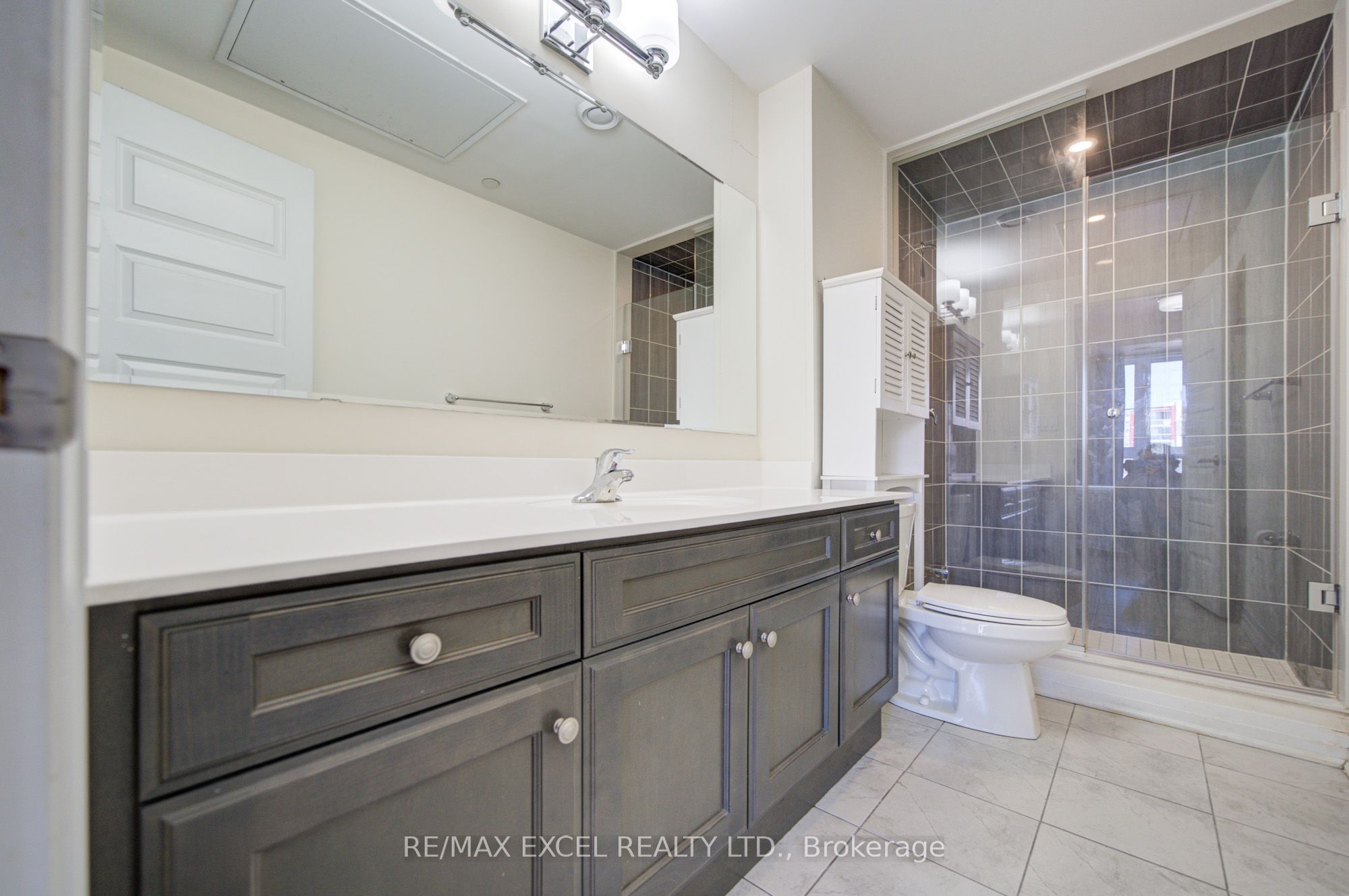 2 Adam Sellers Street 302 Property Photo 27