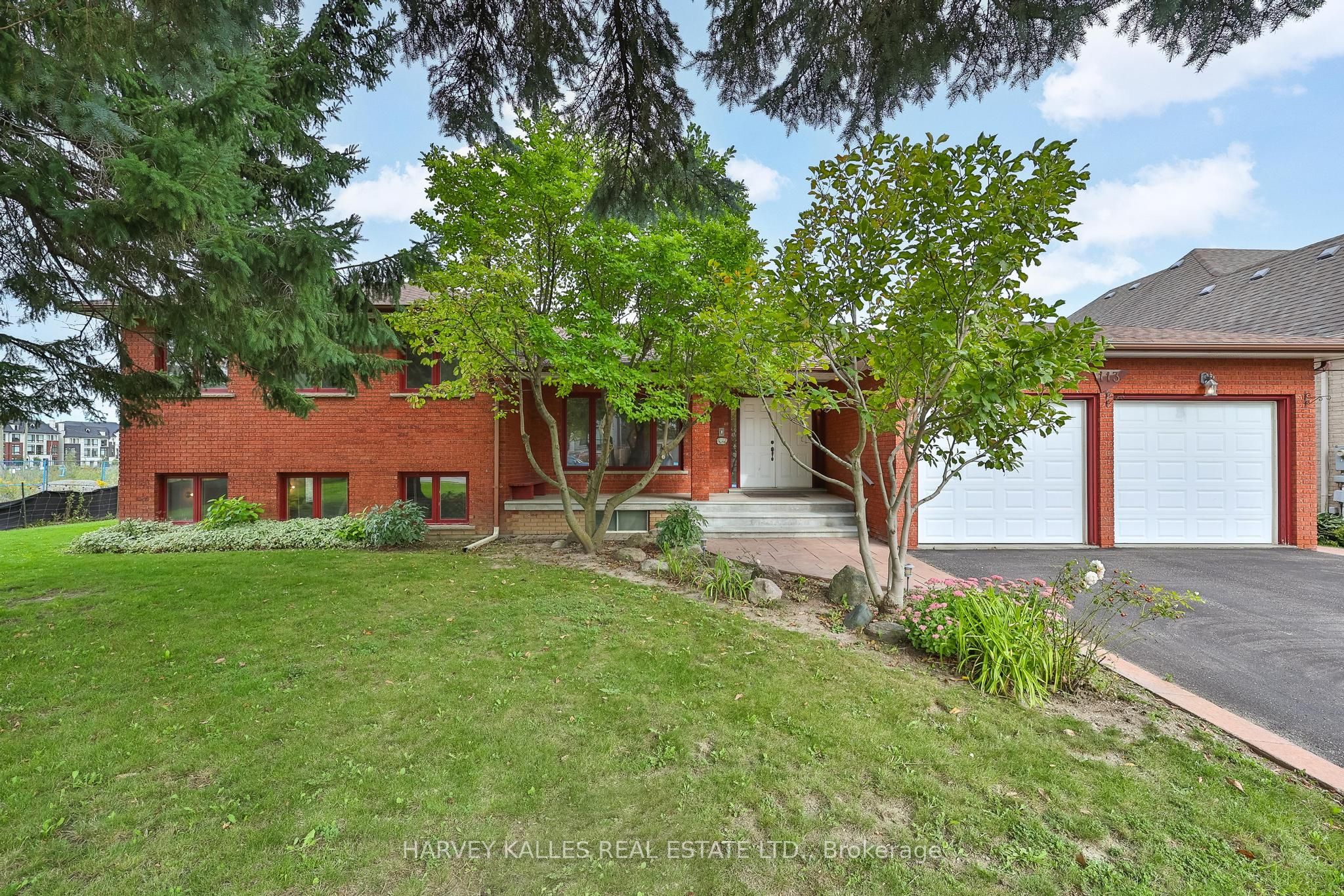 113 Bond Crescent