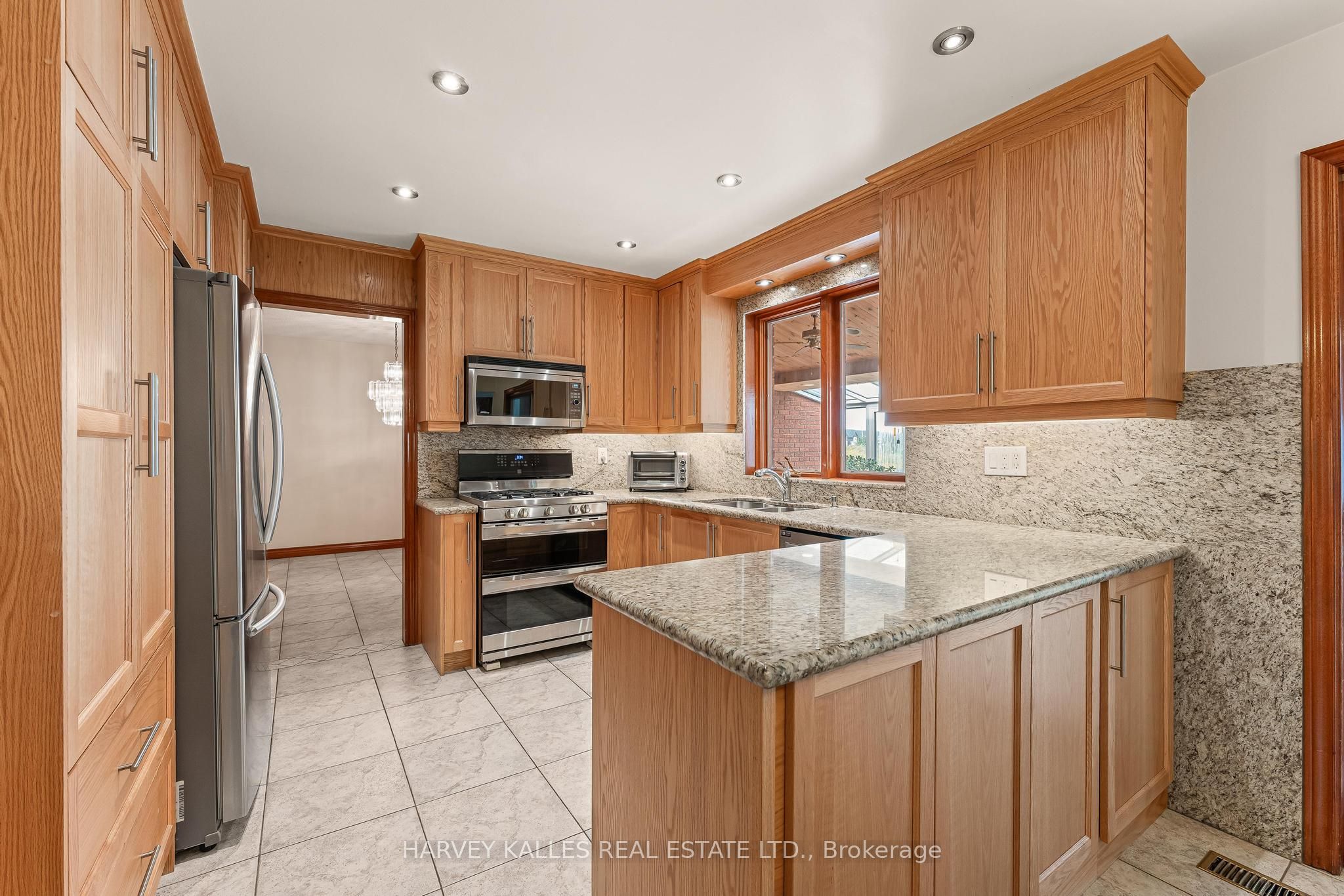 113 Bond Crescent Property Photo 5