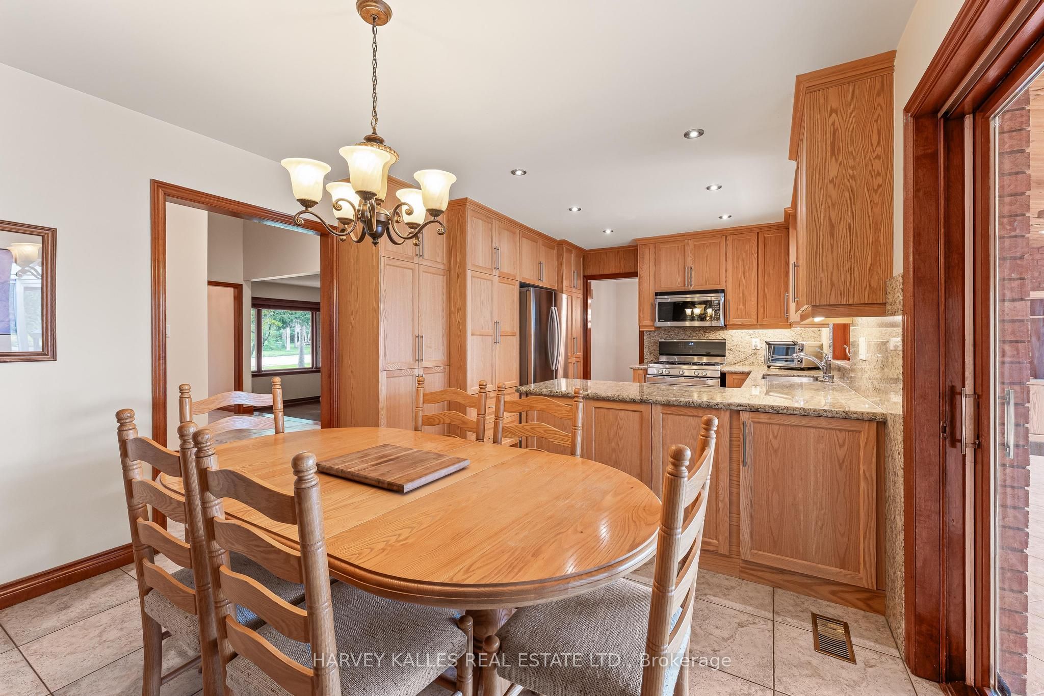 113 Bond Crescent Property Photo 7