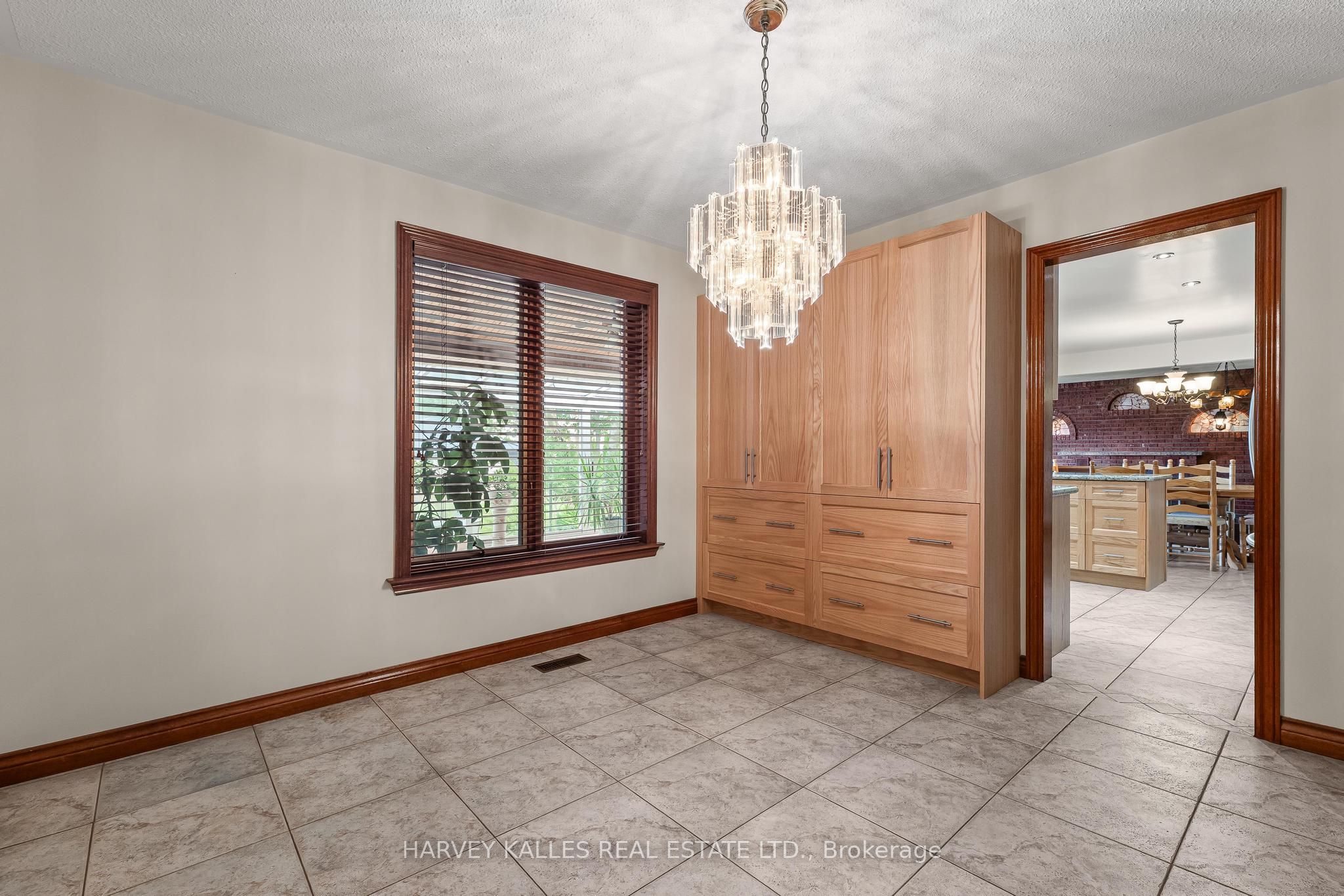 113 Bond Crescent Property Photo 8