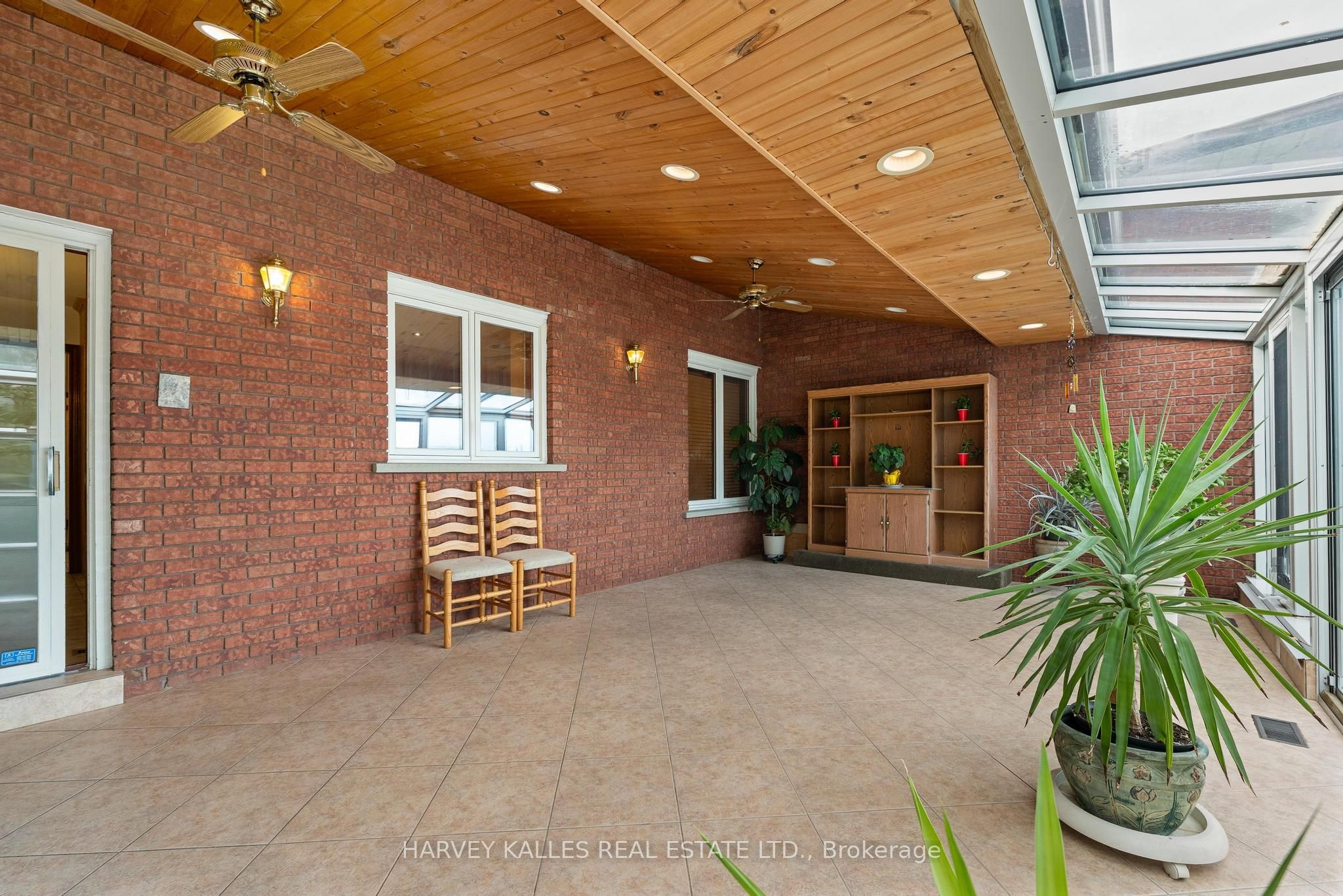 113 Bond Crescent Property Photo 13