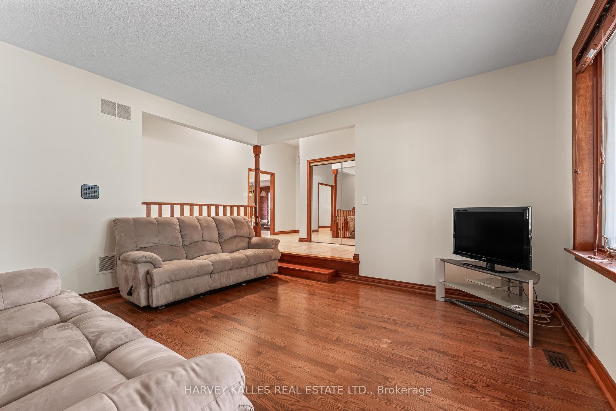 113 Bond Crescent Property Photo 14