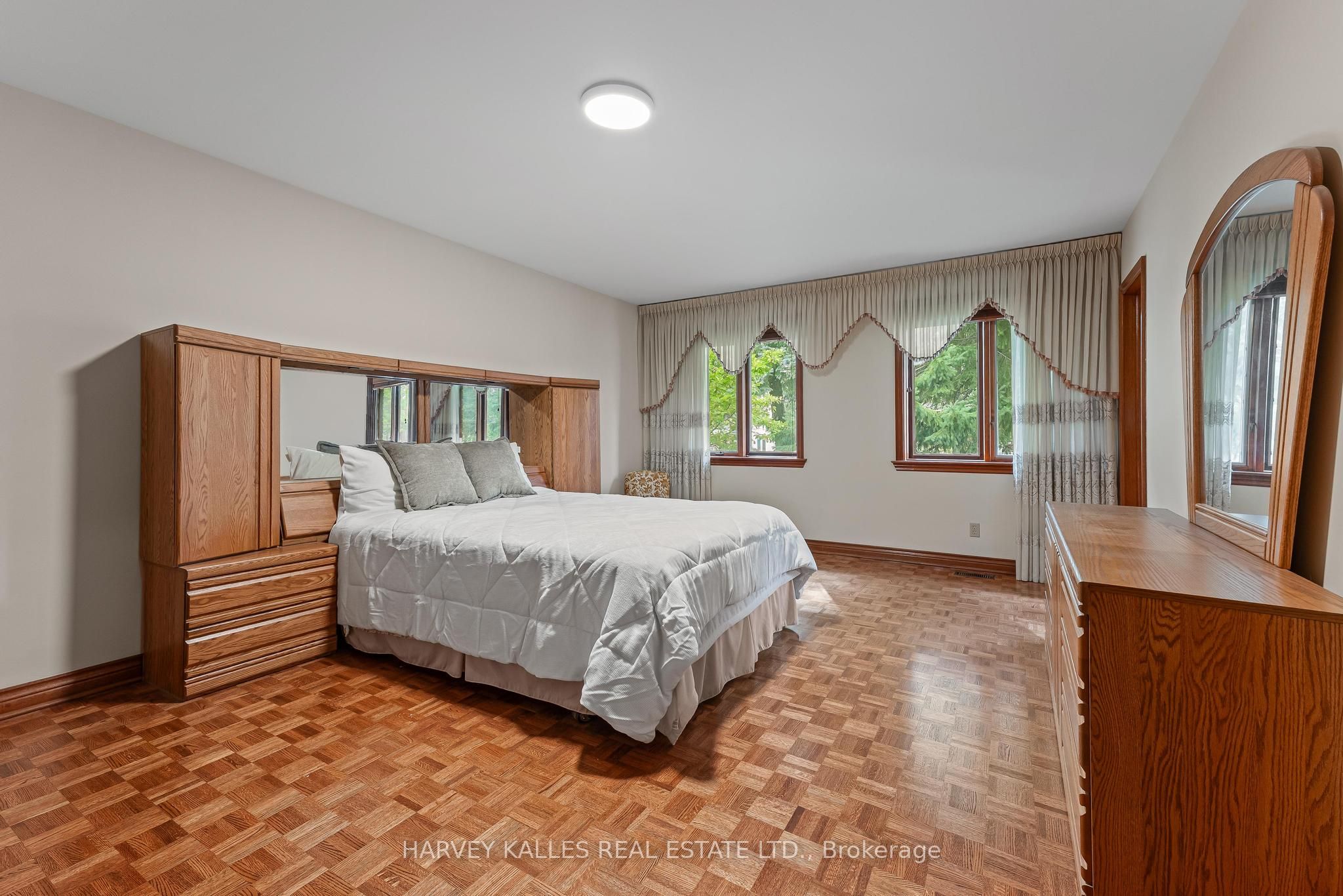 113 Bond Crescent Property Photo 15