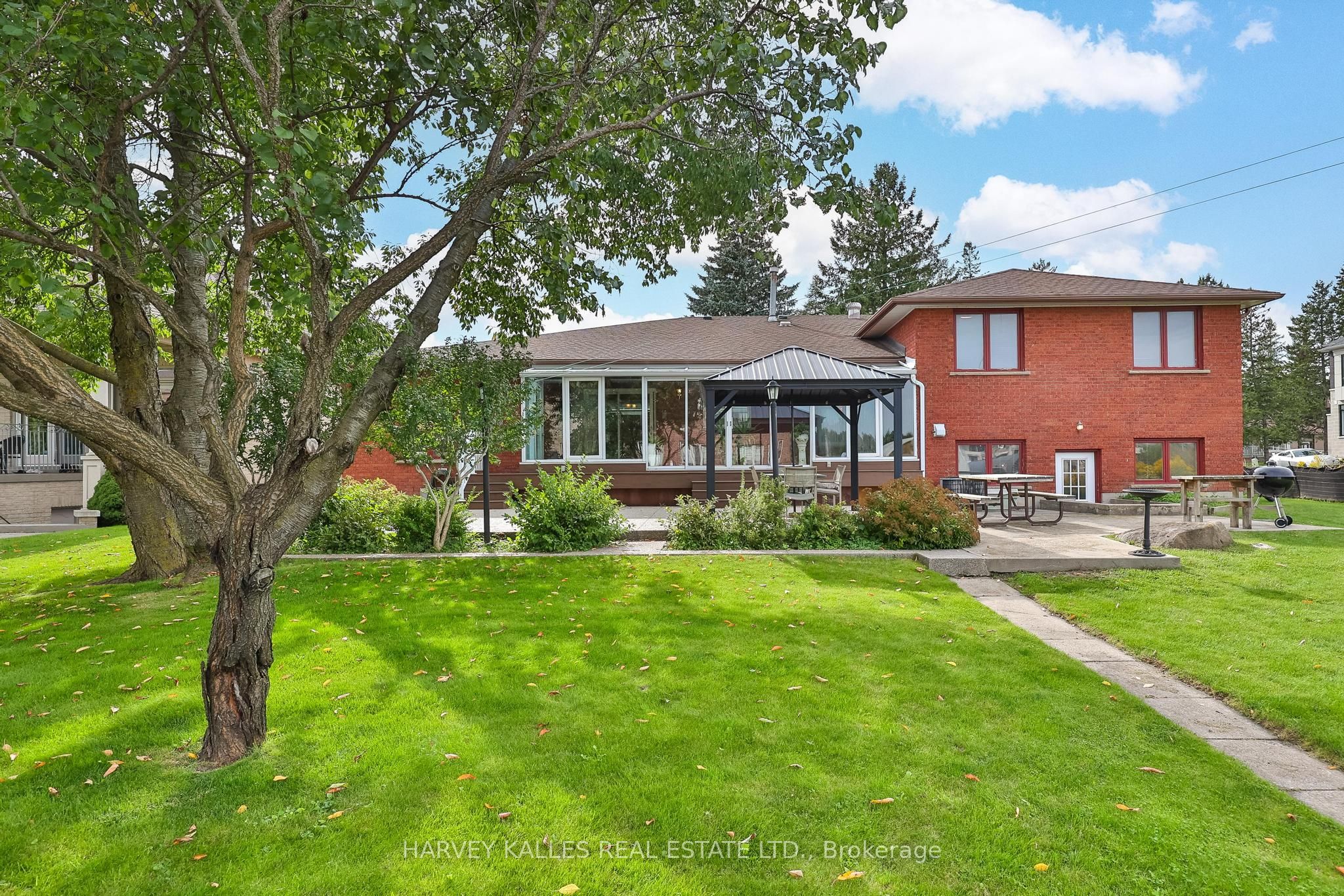 113 Bond Crescent Property Photo 32