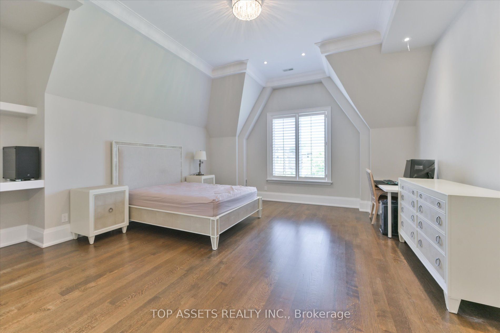 15 Westwood Lane Property Photo 25