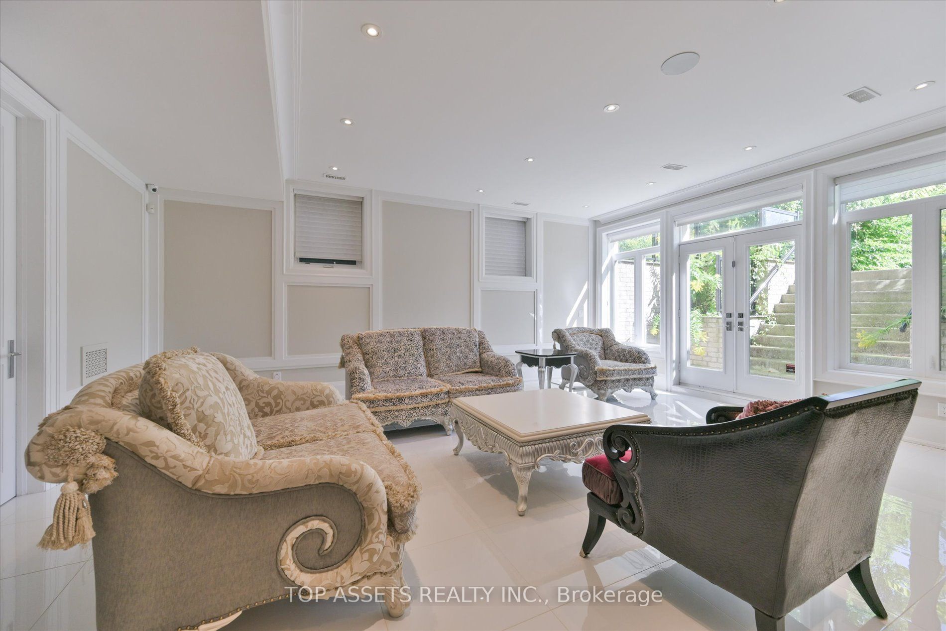15 Westwood Lane Property Photo 33
