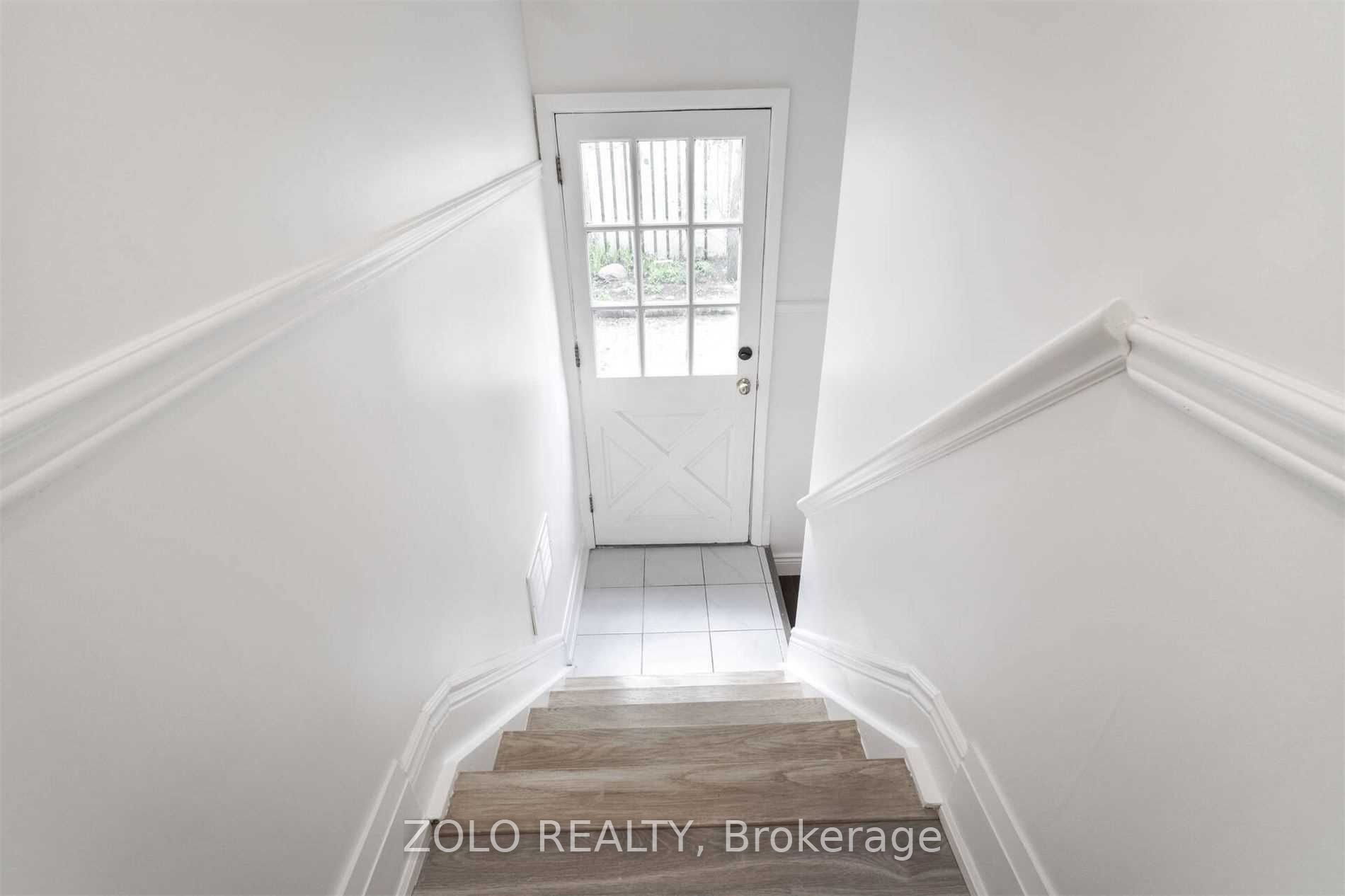 525 Lynett Crescent Property Photo 14