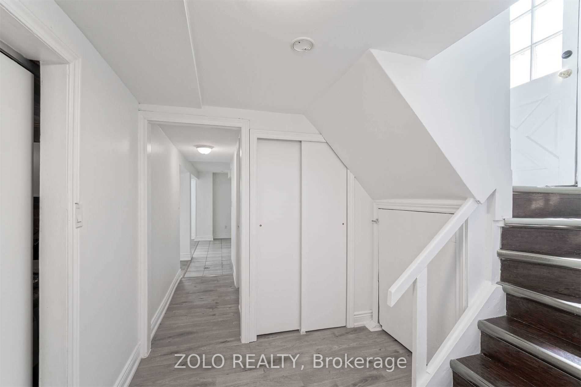 525 Lynett Crescent Property Photo 15