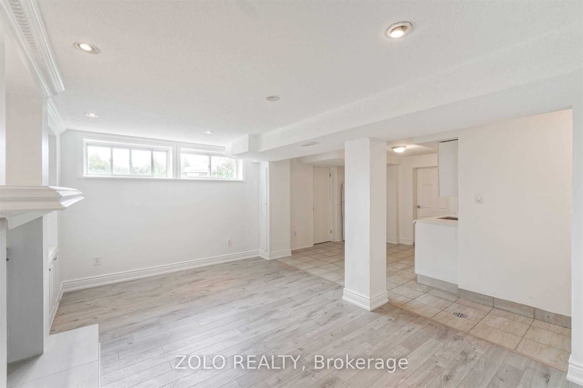 525 Lynett Crescent Property Photo 18