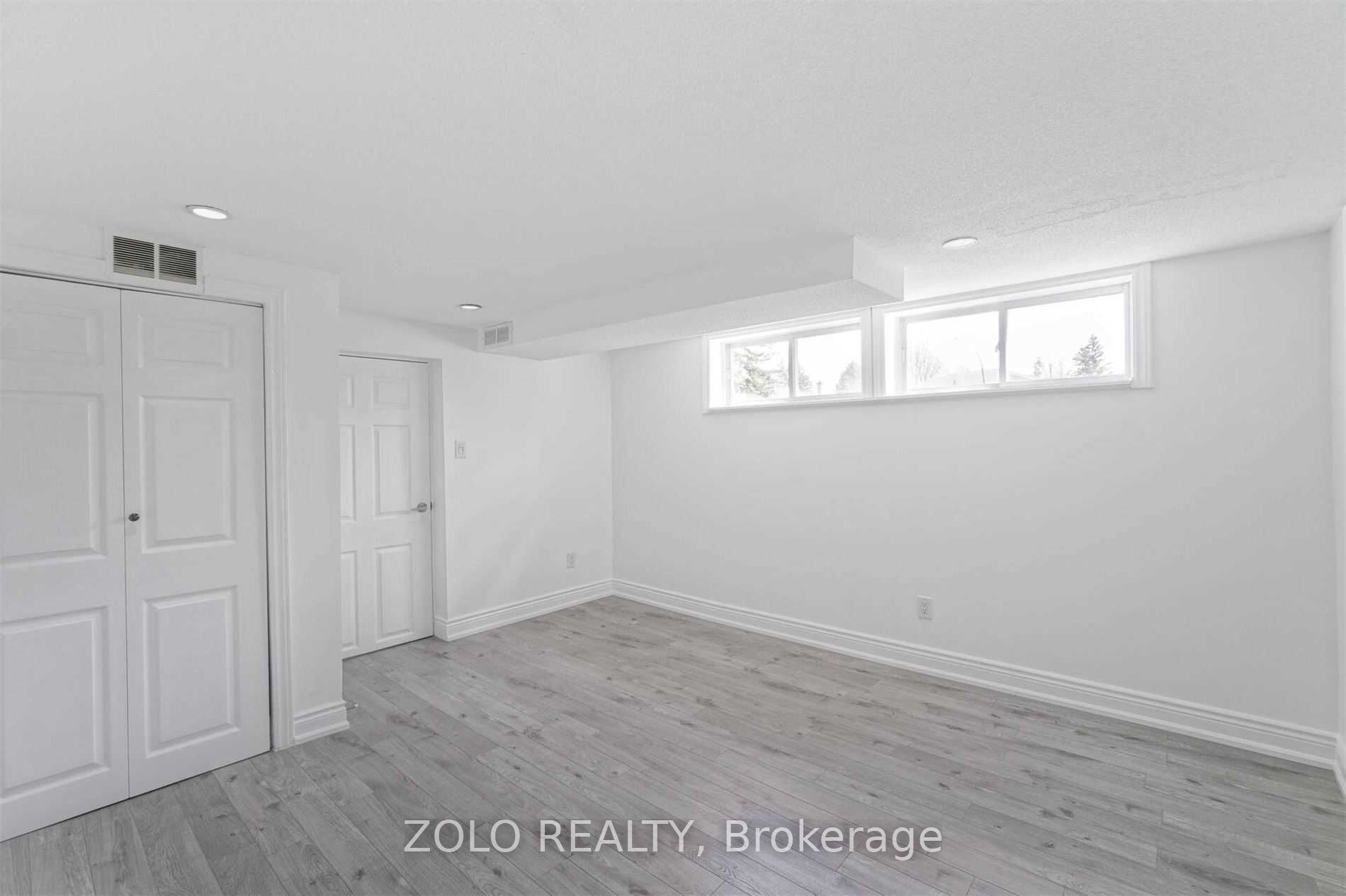 525 Lynett Crescent Property Photo 22