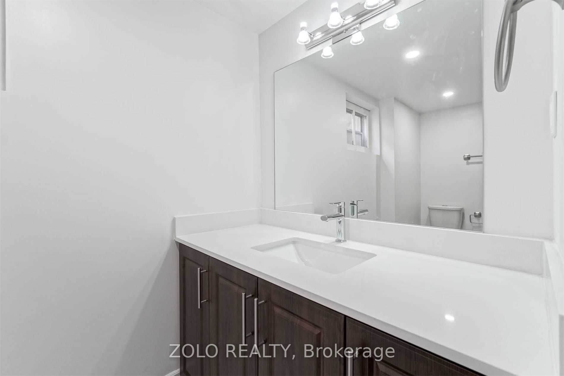 525 Lynett Crescent Property Photo 25