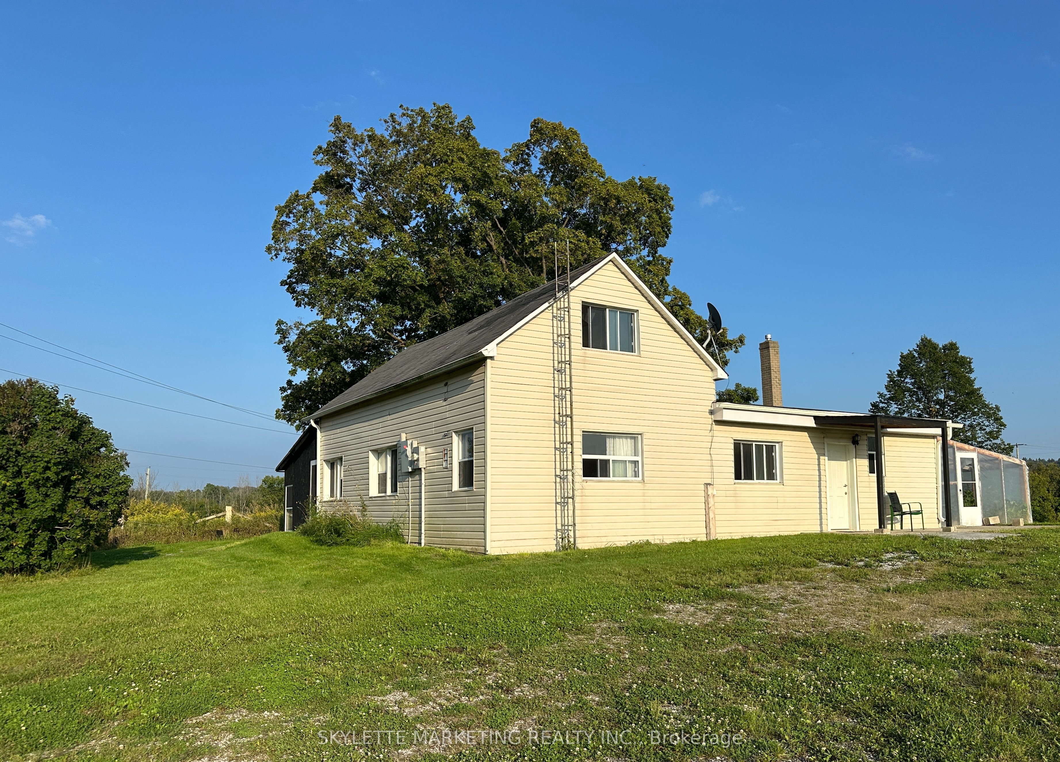 22334 Woodbine Avenue Property Photo 1