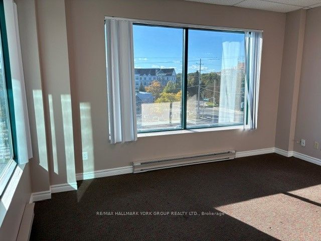 14845 Yonge Street Suite 310 Property Photo 4