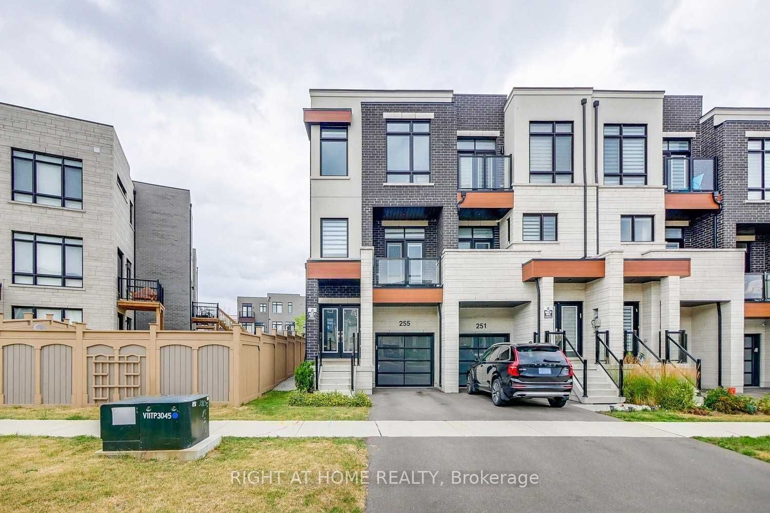 255 Thomas Cook Avenue Property Photo 1