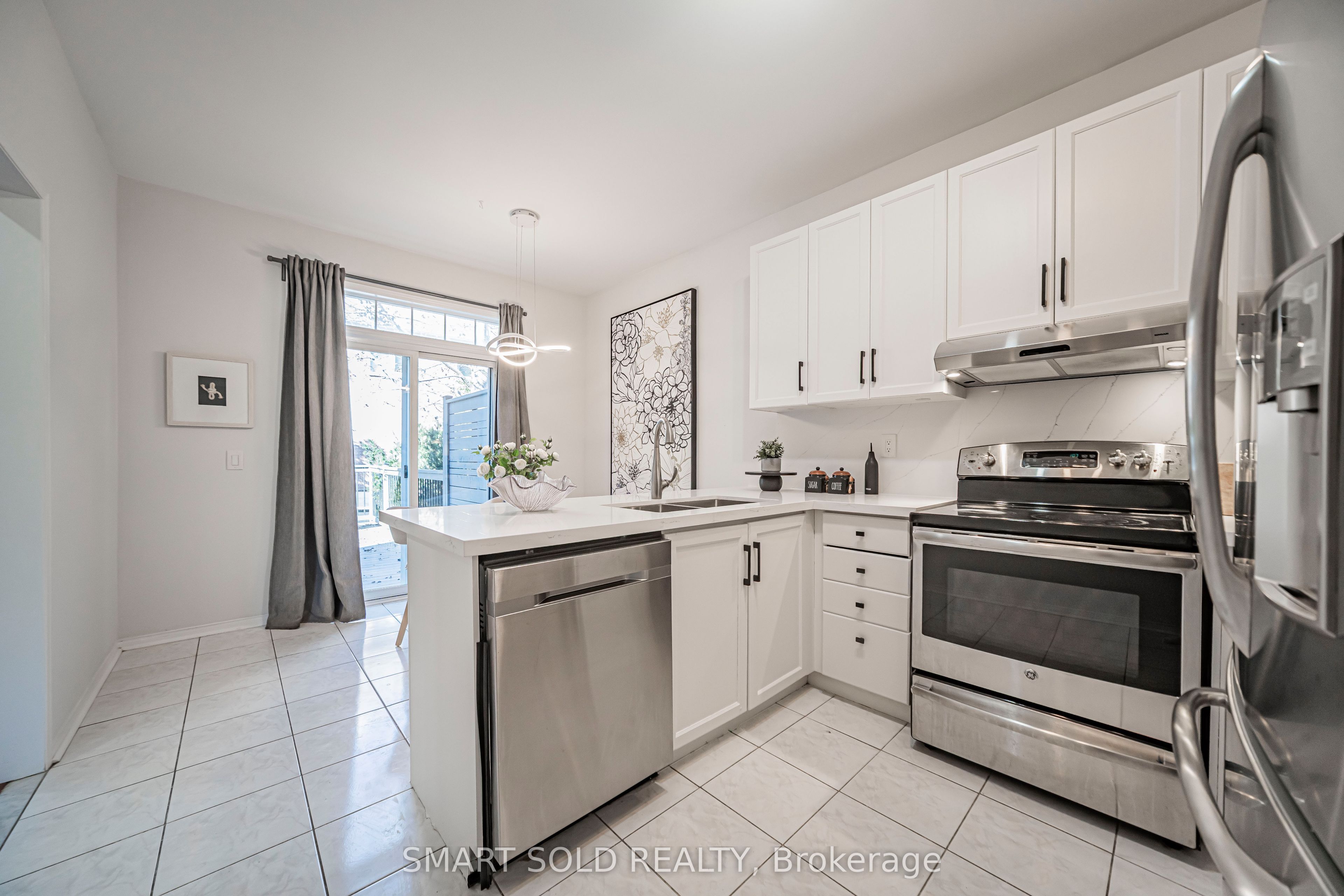 82 Ballymore Drive Property Photo 11