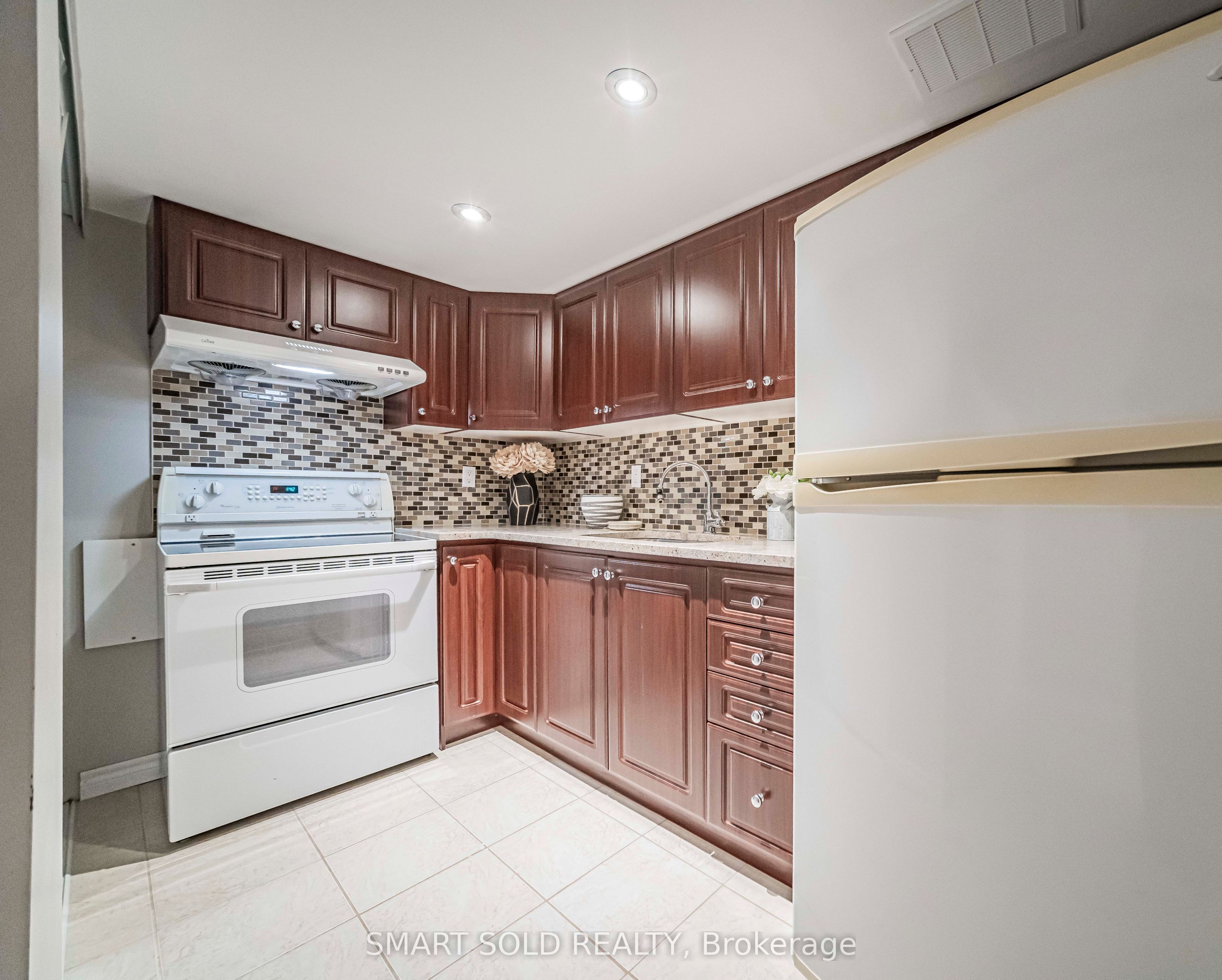 82 Ballymore Drive Property Photo 25