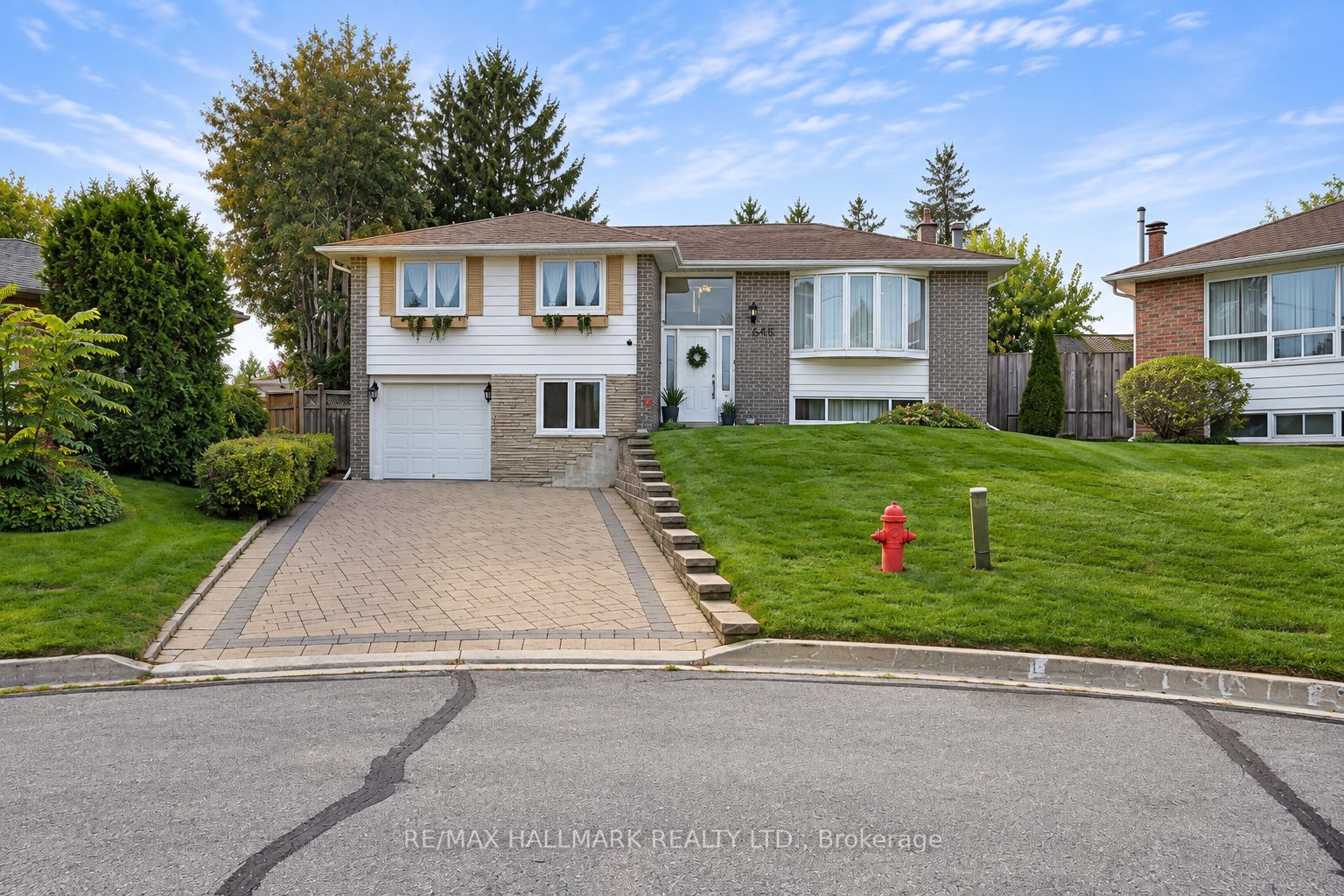 648 Mossbank Court Property Photo 1