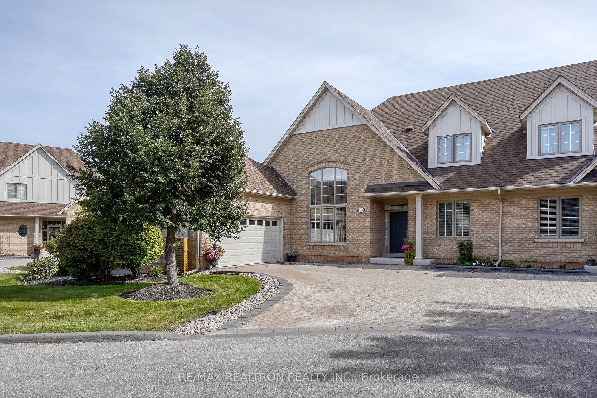 486 Falconwood Hollow Property Photo 1