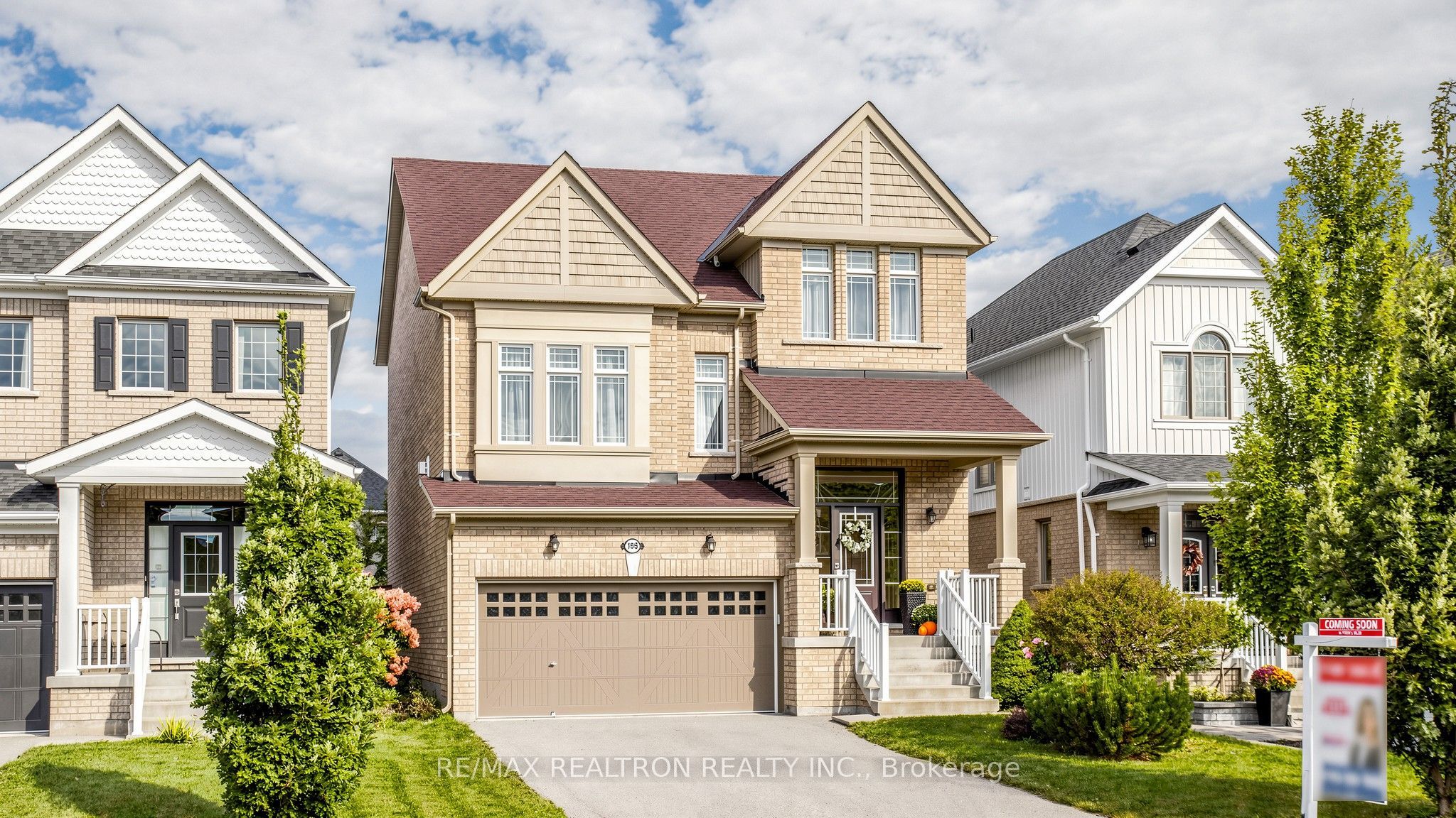 165 Sharpe Crescent Property Photo 1