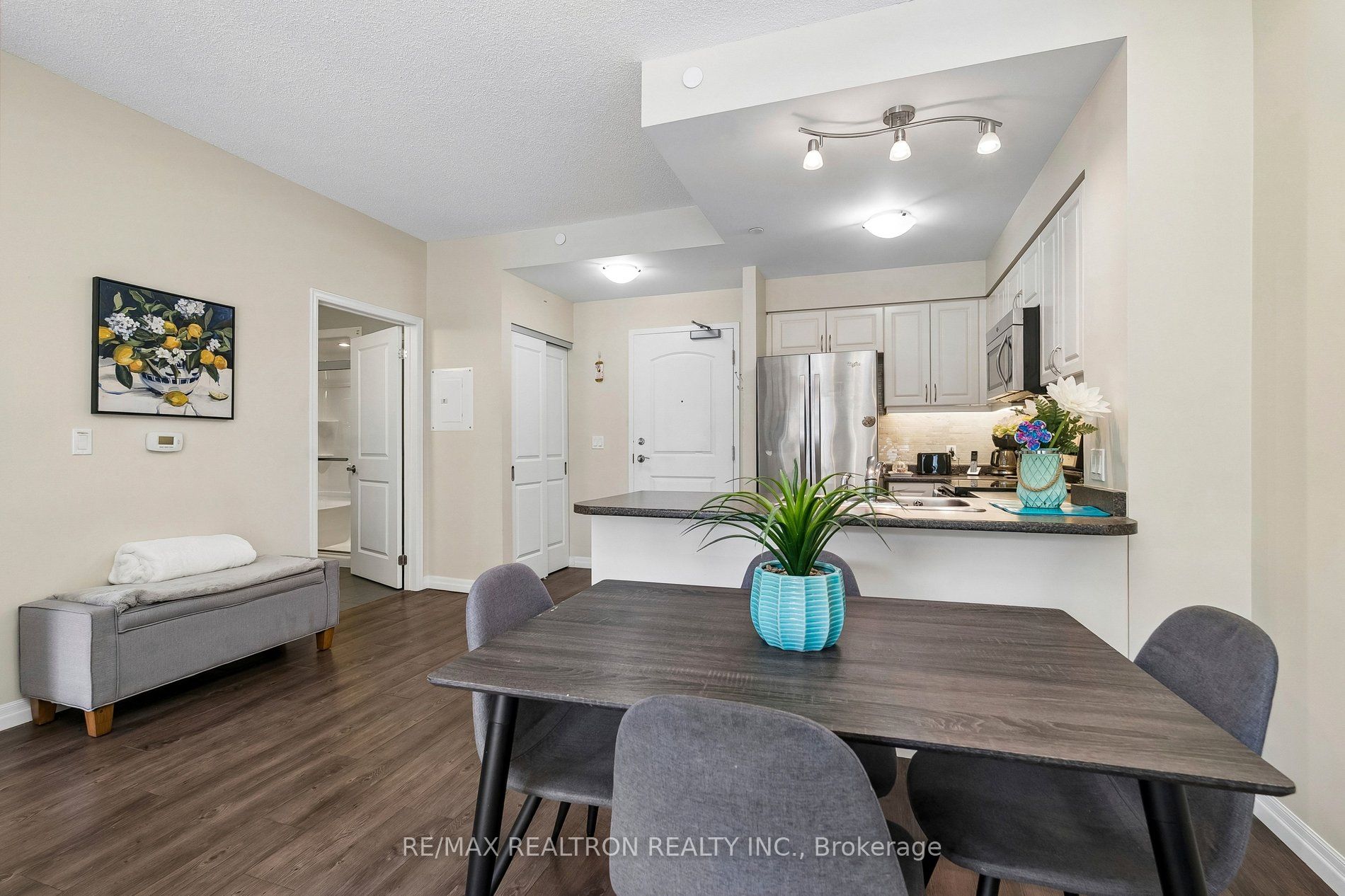 400 William Graham Drive 208 Property Photo 11