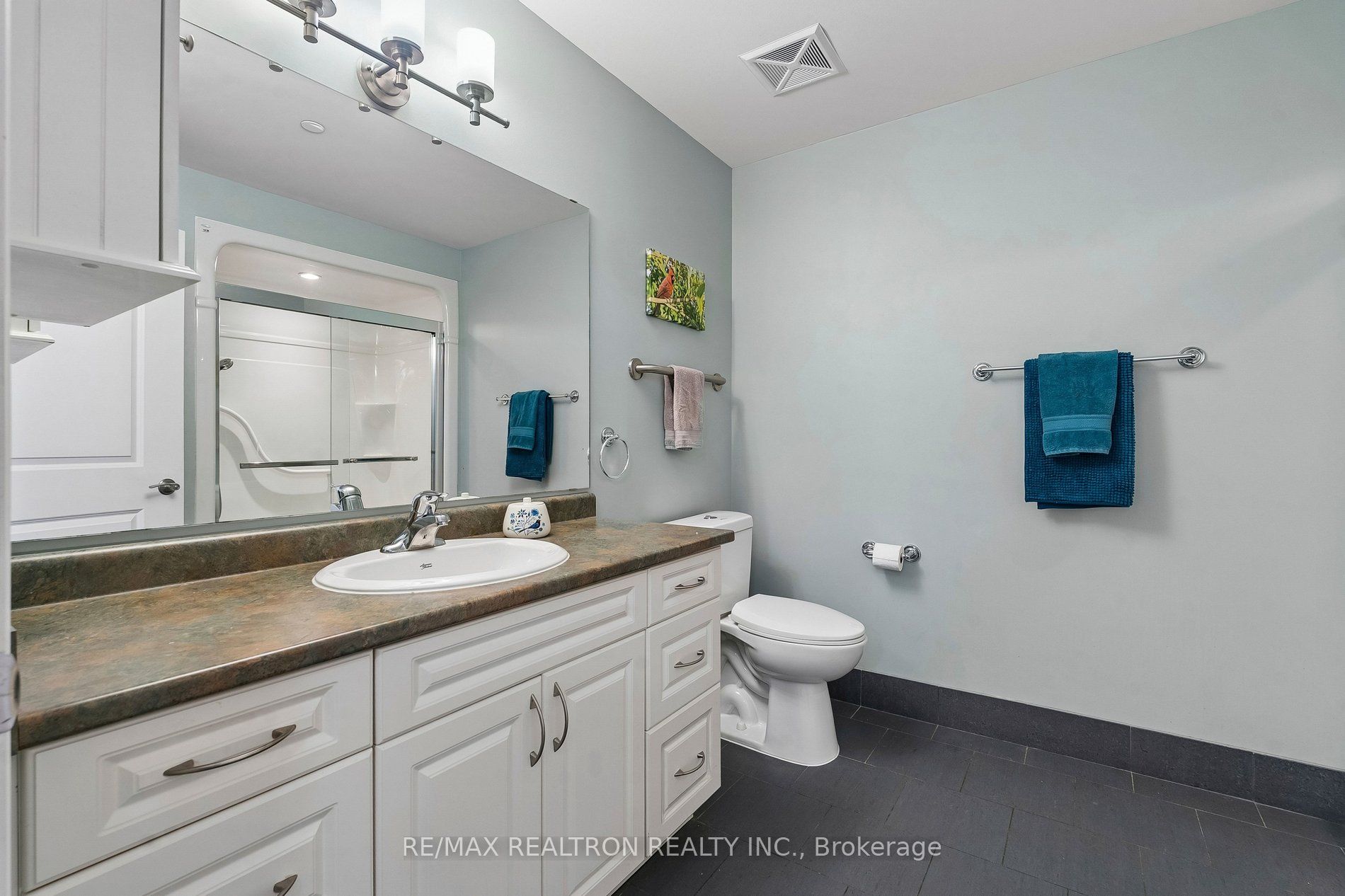 400 William Graham Drive 208 Property Photo 20