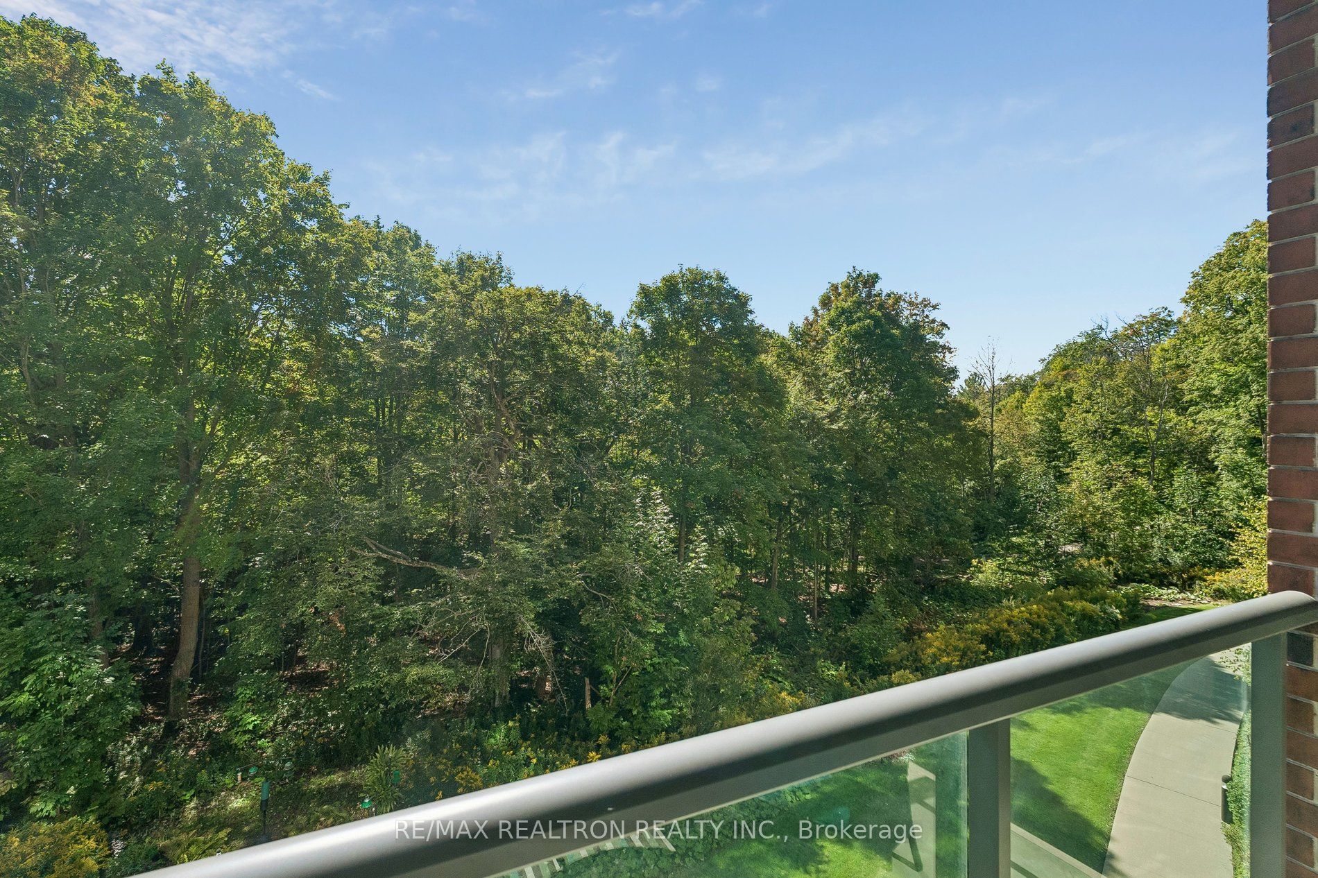 400 William Graham Drive 208 Property Photo 24