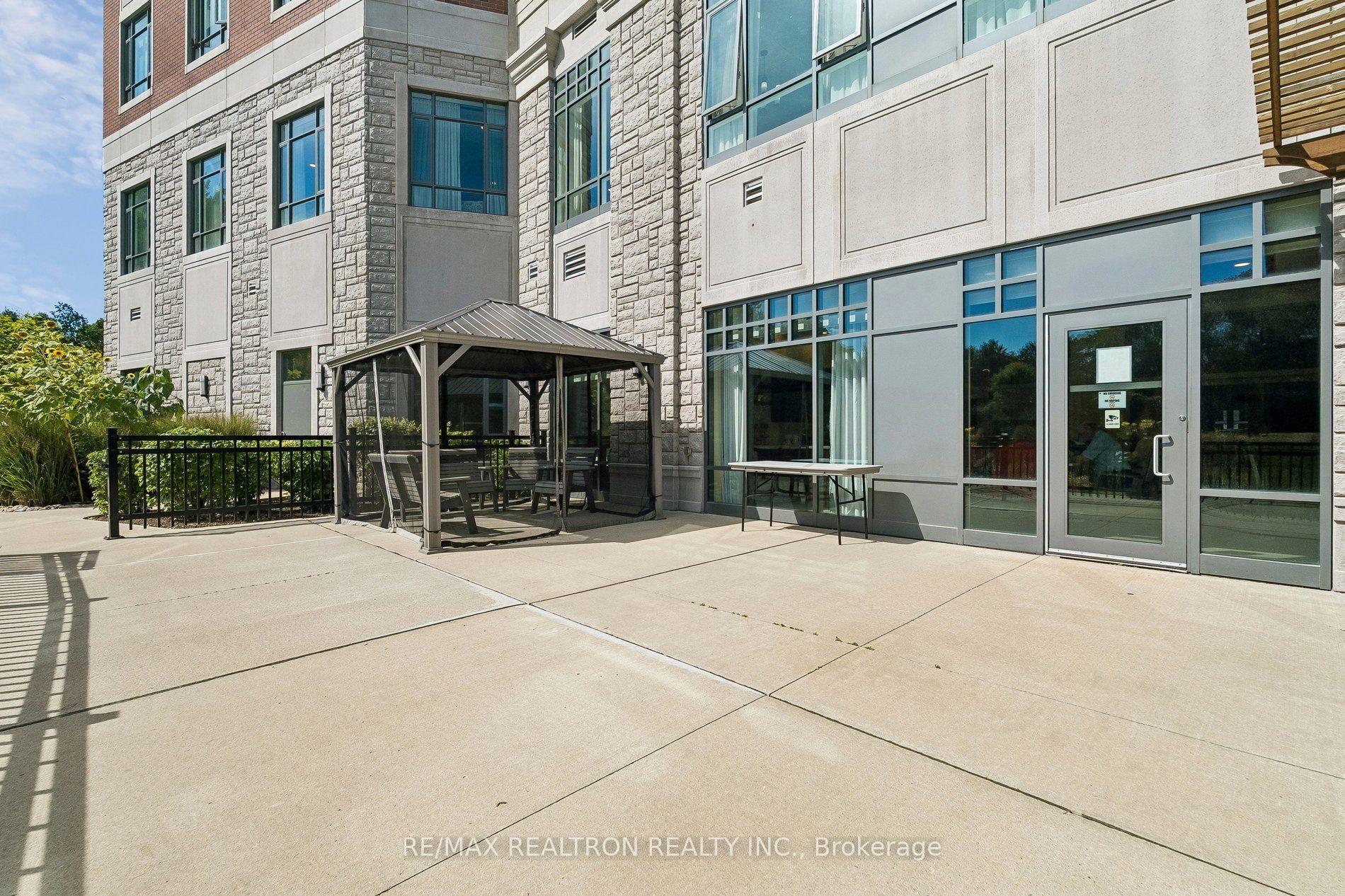 400 William Graham Drive 208 Property Photo 40