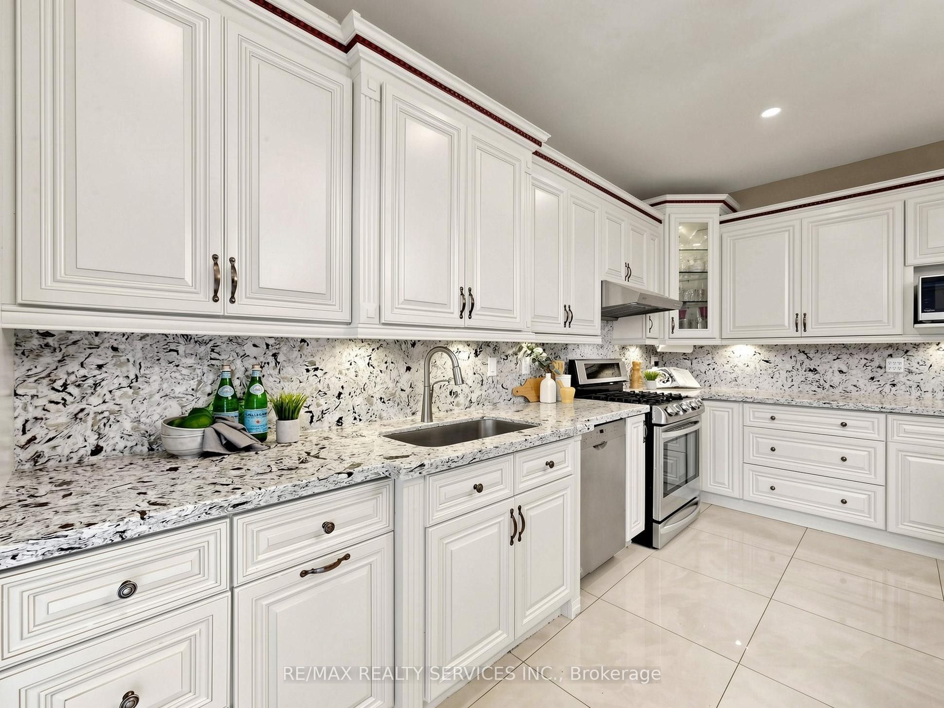 127 Russell Jarvis Drive Property Photo 11