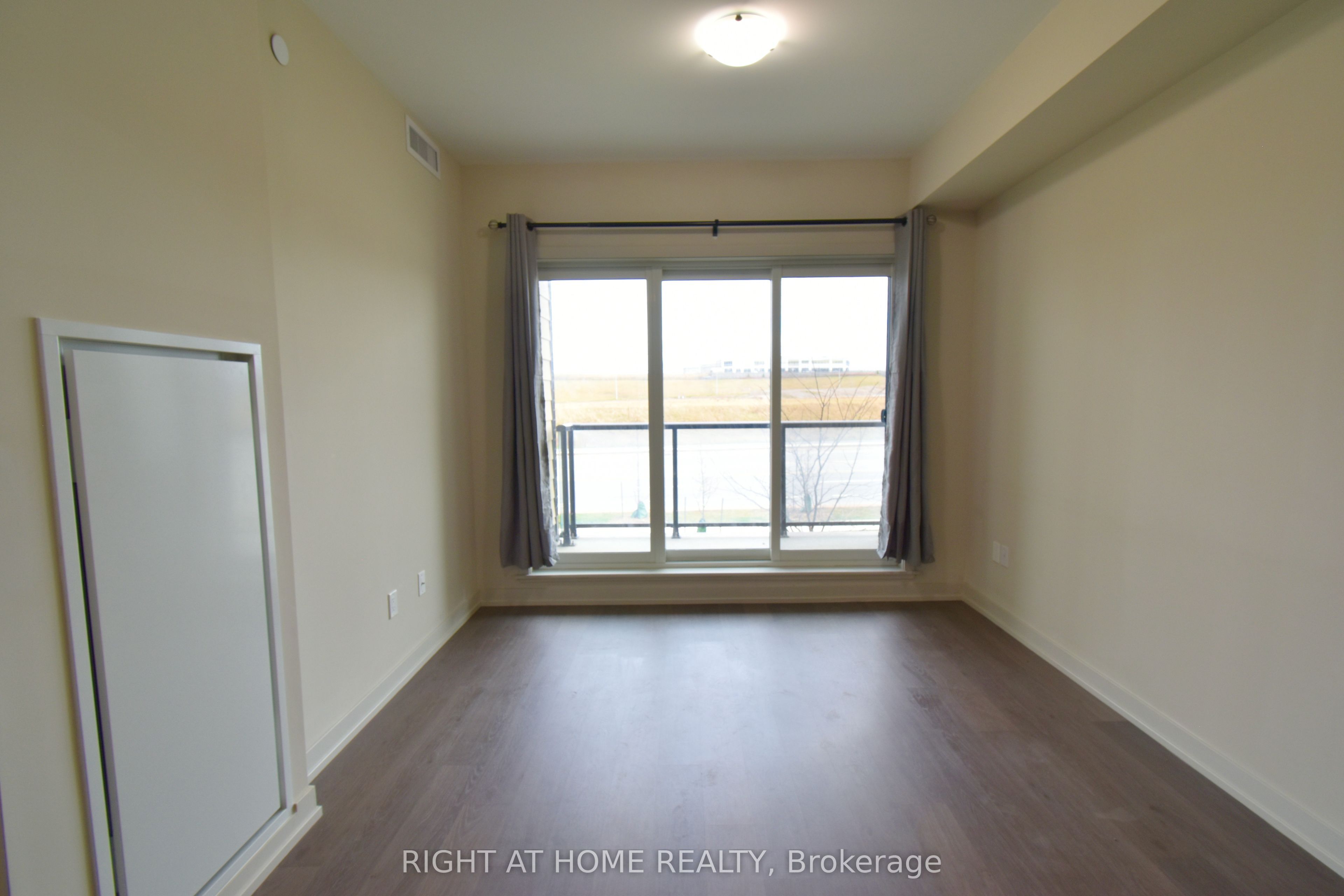 555 William Graham Drive 217 Property Photo 9