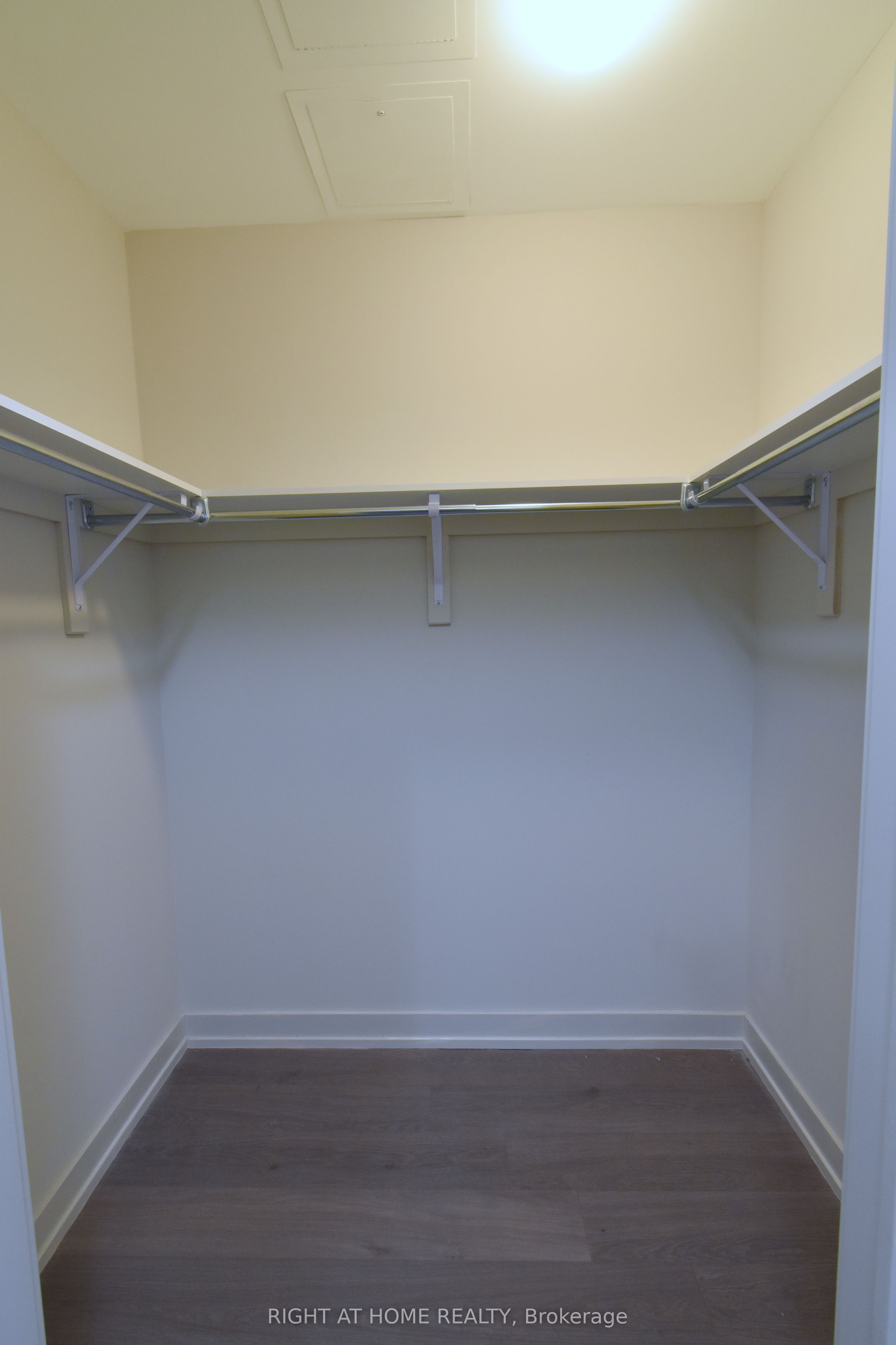 555 William Graham Drive 217 Property Photo 13