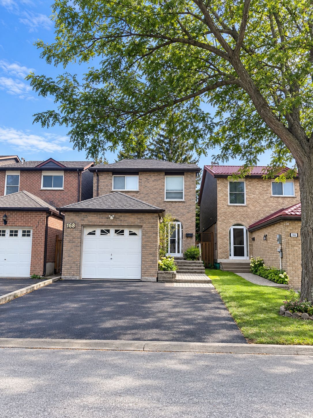 168 Mabley Crescent Property Photo 1