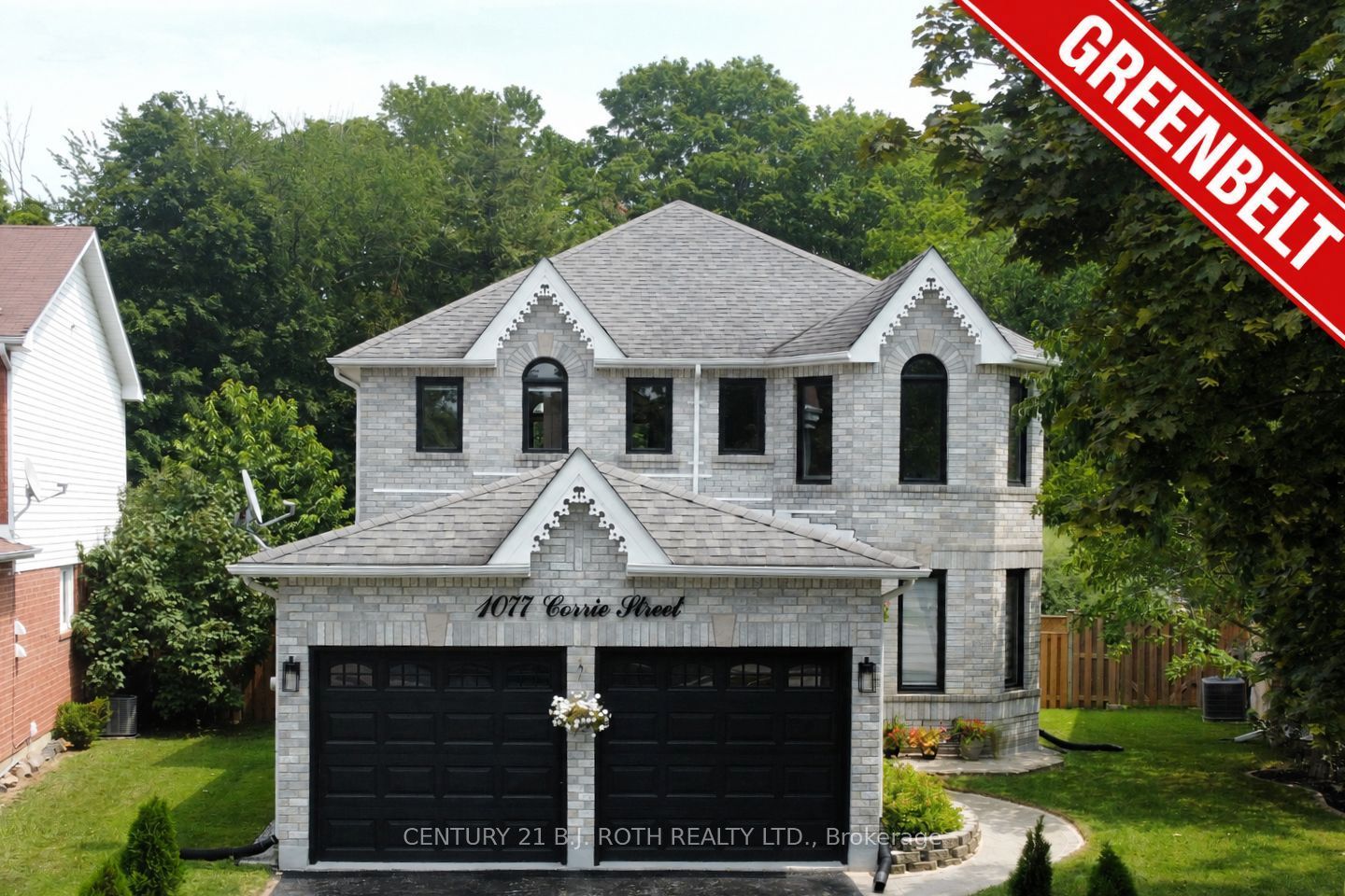 1077 Corrie Street Property Photo 1
