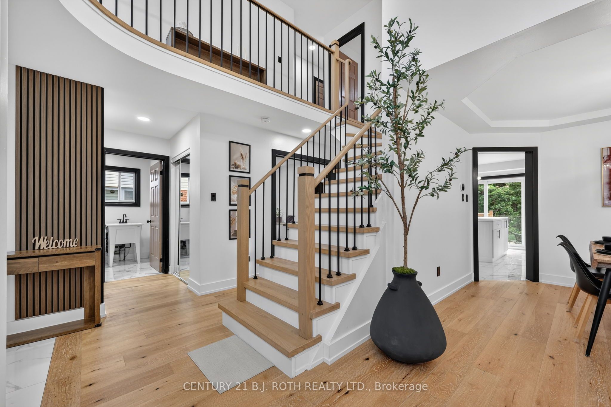 1077 Corrie Street Property Photo 5