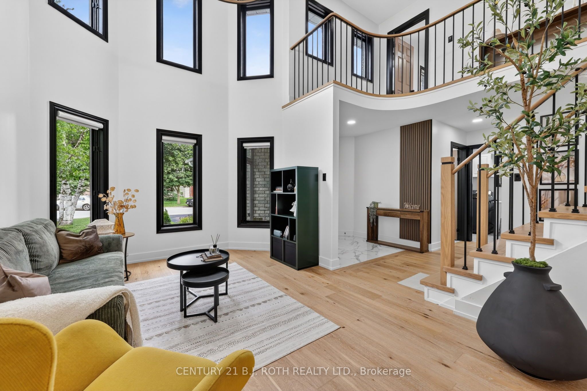 1077 Corrie Street Property Photo 6