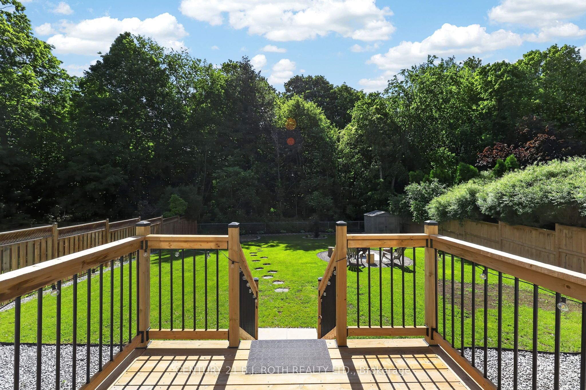 1077 Corrie Street Property Photo 7