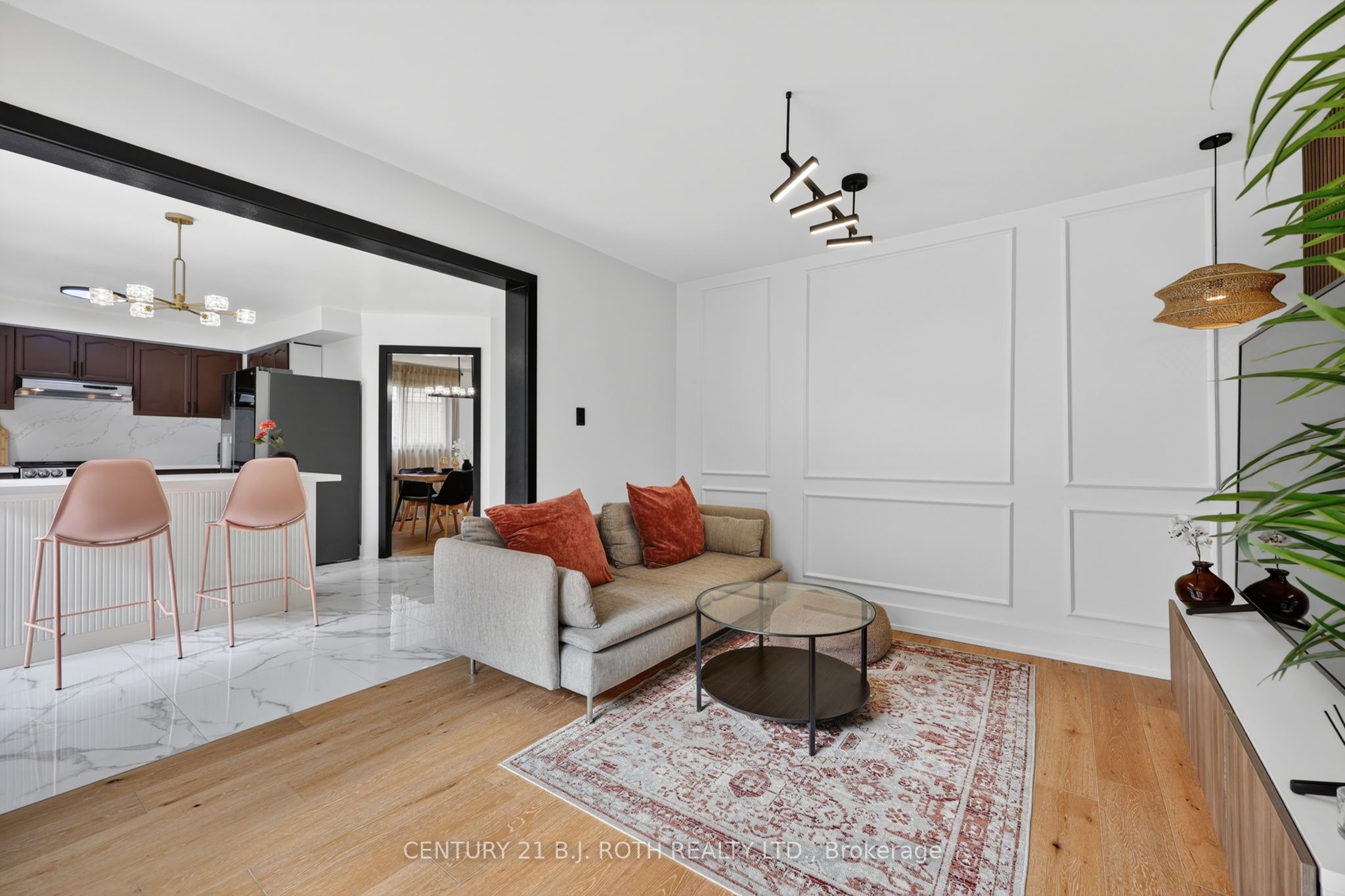 1077 Corrie Street Property Photo 18