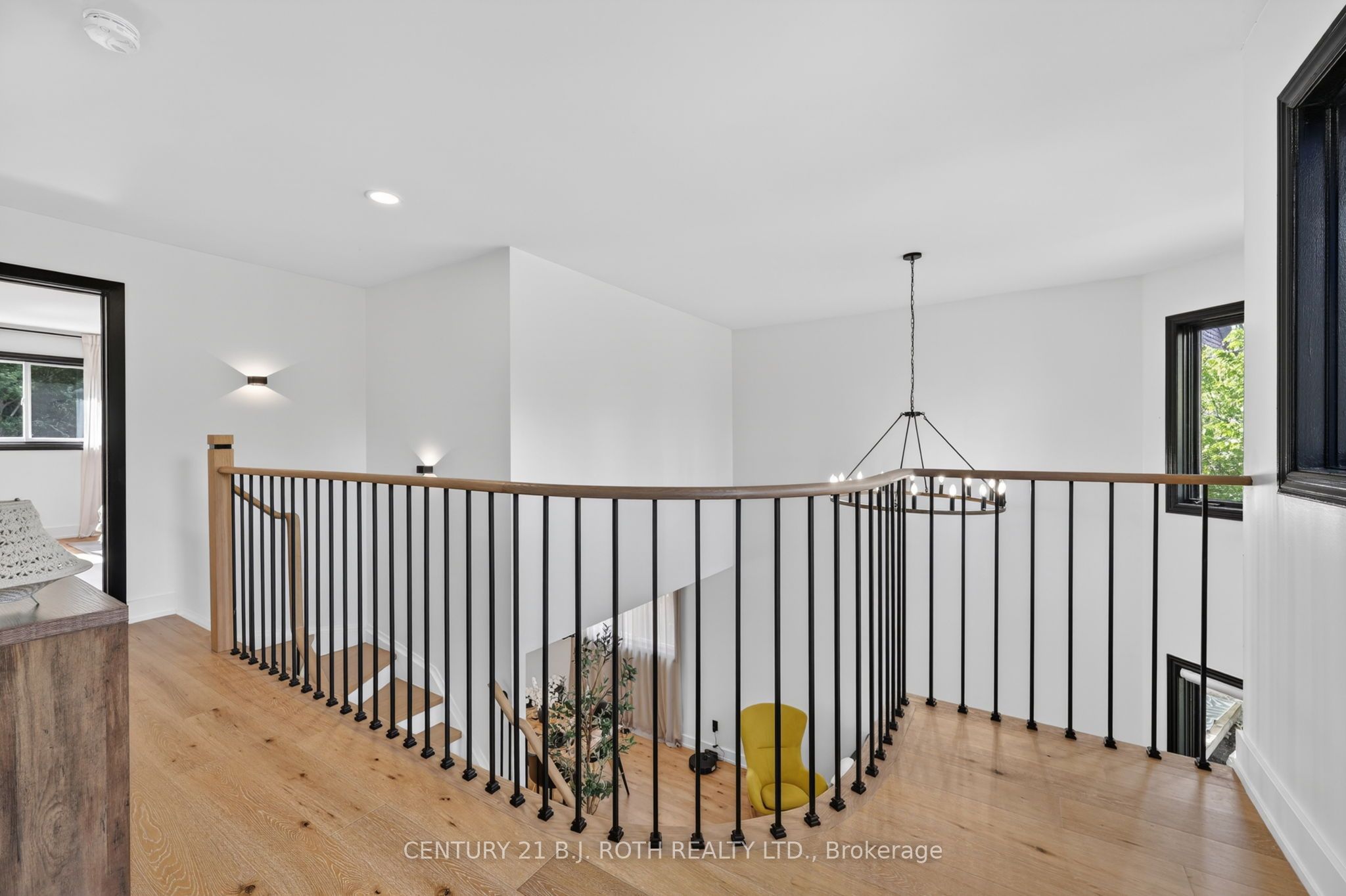 1077 Corrie Street Property Photo 22