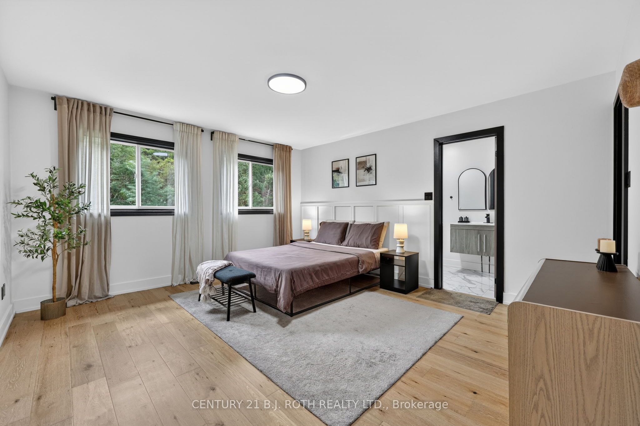 1077 Corrie Street Property Photo 23