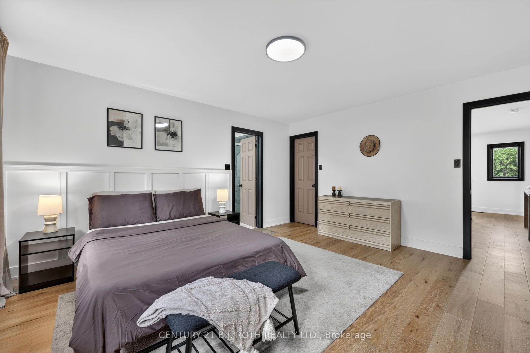 1077 Corrie Street Property Photo 24