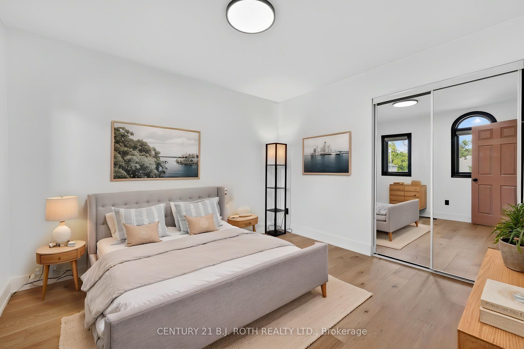 1077 Corrie Street Property Photo 28