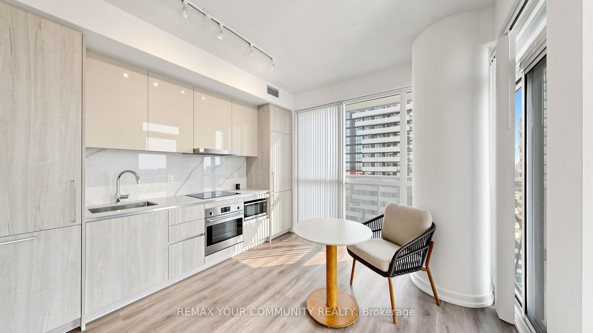 225 Commerce Street 1702 Property Photo 4