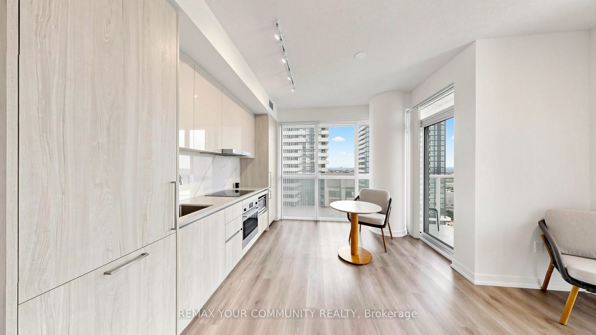 225 Commerce Street 1702 Property Photo 6